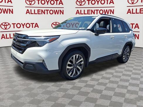 Used 2025 Subaru Forester Touring AWD/4WD image 3