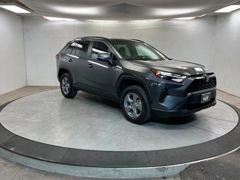 Used 2025 Toyota RAV4 XLE image 7