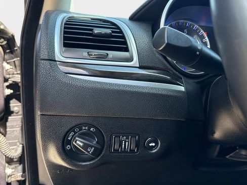 Used 2015 Chrysler 300 Limited w/ Driver Convenience Group RWD image 29