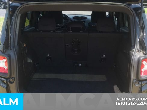 Used 2022 Jeep Renegade Altitude w/ Sun/Sound Group AWD/4WD image 9