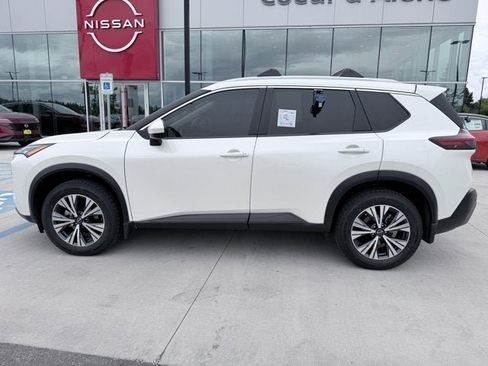 Certified 2023 Nissan Rogue SV w/ SV Premium B Package AWD/4WD image 5