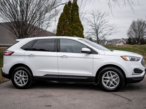 Used 2023 Ford Edge SEL image 4