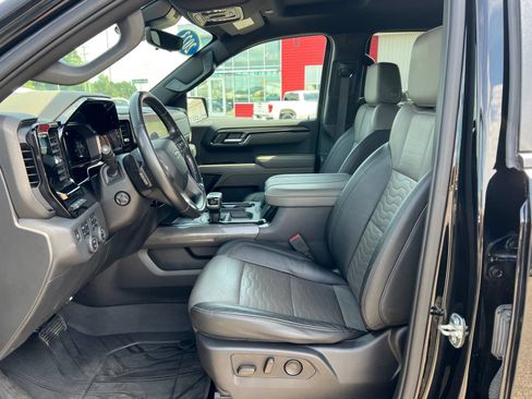 Used 2023 Chevrolet Silverado 1500 ZR2 w/ Technology Package AWD/4WD image 4