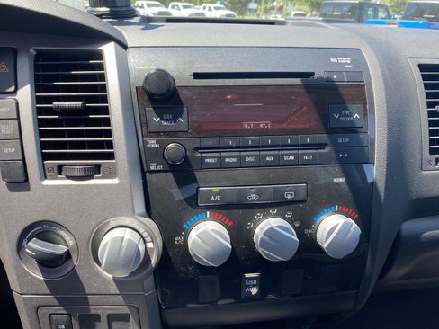 Used 2011 Toyota Tundra 4x4 CrewMax w/ SR5 Pkg image 16