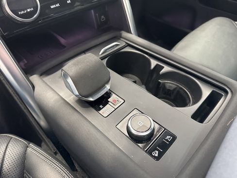 Used 2022 Land Rover Discovery S R-Dynamic image 15