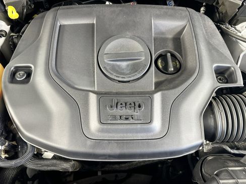 Used 2023 Jeep Grand Cherokee Summit w/ Rear Seat Video Group I image 33