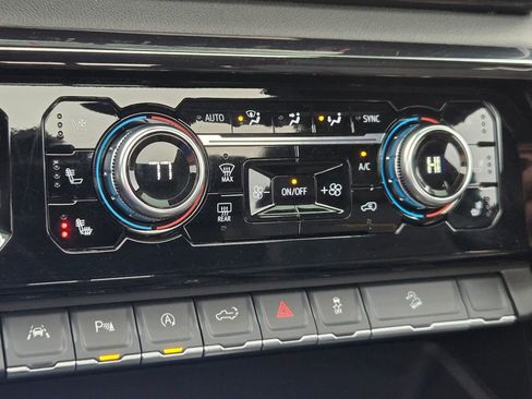 Used 2025 GMC Sierra 1500 AT4 w/ Technology Package image 33