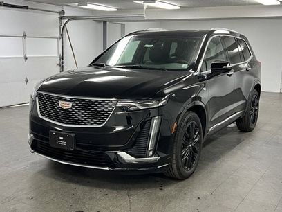 New 2025 Cadillac XT6 Luxury