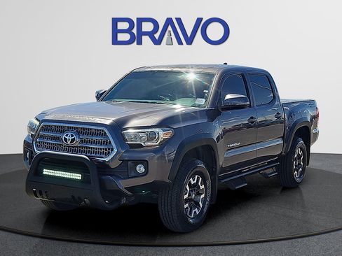 Used 2017 Toyota Tacoma TRD Off-Road w/ Tow Package RWD image 1