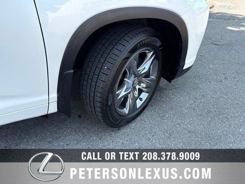 Used 2018 Toyota Highlander Limited Platinum AWD/4WD image 11
