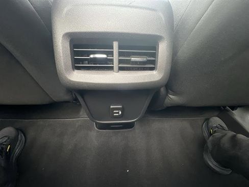 Used 2019 Chevrolet Equinox LT w/ Sun & Navigation Package image 22