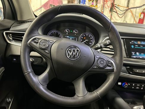 Used 2019 Buick Enclave Essence image 19