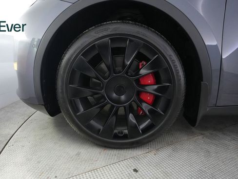 Used 2022 Tesla Model Y Long Range AWD/4WD image 9