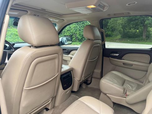 Used 2012 GMC Yukon XL Denali RWD image 18