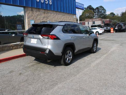 Used 2022 Toyota RAV4 LE image 5
