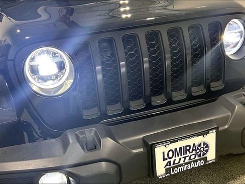 Used 2021 Jeep Wrangler Unlimited Sahara w/ Cold Weather Group AWD/4WD image 43