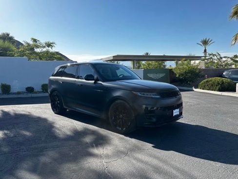 Used 2025 Land Rover Range Rover Sport Dynamic SE AWD/4WD image 3