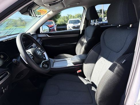 Used 2025 Hyundai Palisade SE FWD image 11