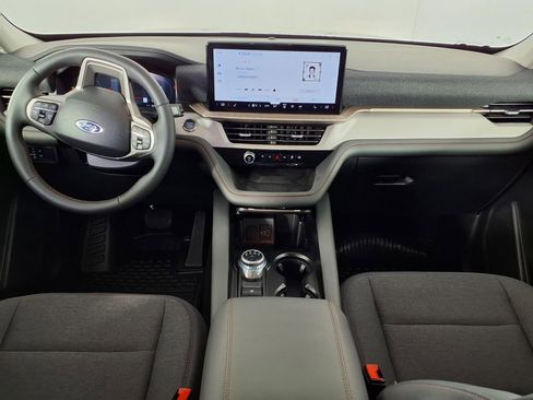Used 2025 Ford Explorer Active image 13