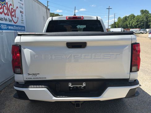 Used 2023 Chevrolet Colorado LT RWD image 4