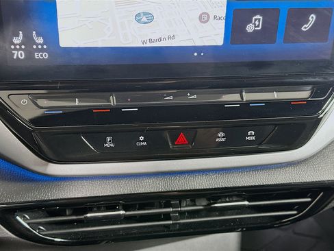 Used 2024 Volkswagen ID.4 2WD image 24