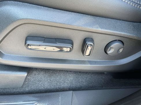 New 2025 Honda Pilot EX-L image 8