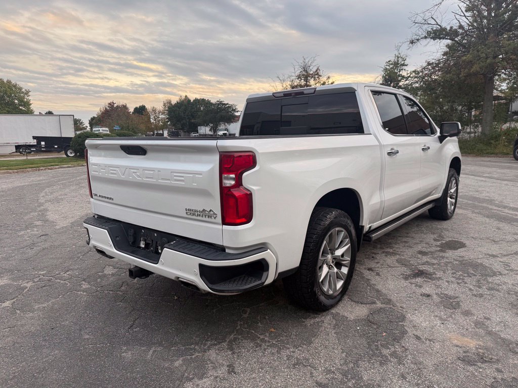 Used 2019 Chevrolet Silverado 1500 High Country w/ Technology Package AWD/4WD image 9