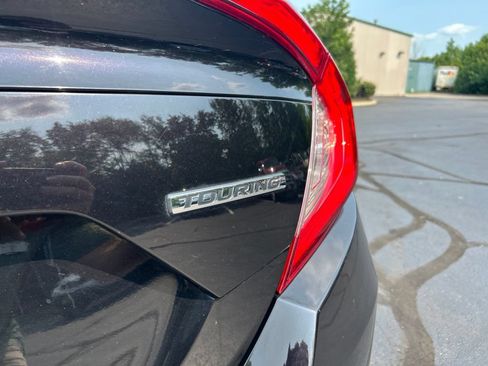 Used 2017 Honda Civic Touring image 7
