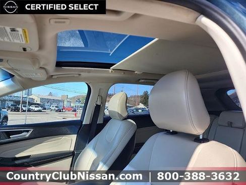 Used 2019 Ford Edge Titanium w/ Equipment Group 301A image 13
