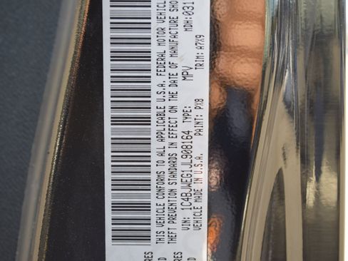 Used 2018 Jeep Wrangler Unlimited Sahara w/ Connectivity Group image 26