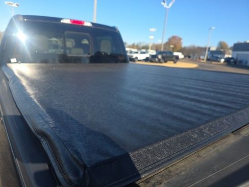 Used 2018 Ford F250 Lariat w/ Chrome Package image 11