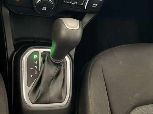 Used 2023 Jeep Renegade Latitude AWD/4WD image 20
