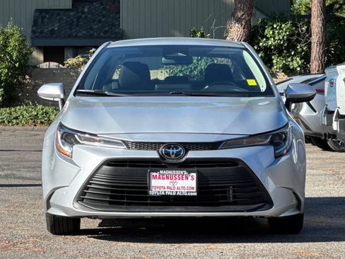Certified 2025 Toyota Corolla LE FWD image 8