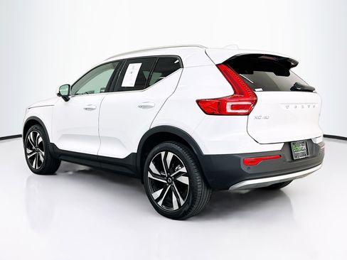 Used 2023 Volvo XC40 B5 Plus w/ Climate Package AWD/4WD image 5