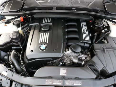 Used 2012 BMW 328i xDrive Coupe AWD/4WD image 42