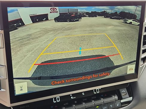 Used 2026 Toyota Tundra Limited AWD/4WD image 17