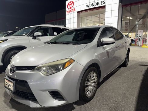 Used 2016 Toyota Corolla LE image 2
