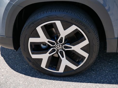 Certified 2023 Volkswagen Taos SEL AWD/4WD image 15
