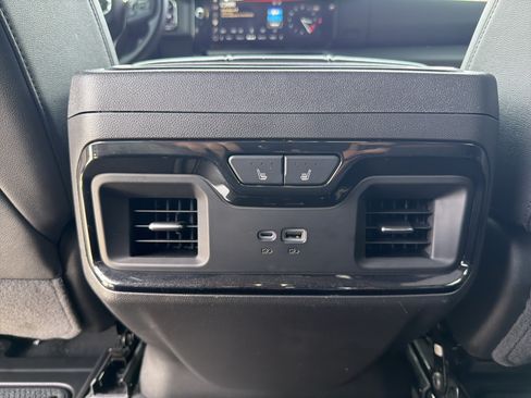 Used 2025 GMC Sierra 1500 AT4 w/ AT4 Premium Package AWD/4WD image 22