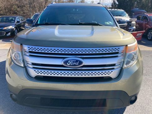 Used 2013 Ford Explorer XLT image 2