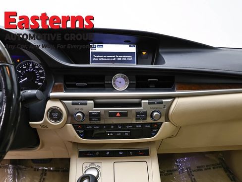 Used 2015 Lexus ES 350 w/ Luxury Package FWD image 12