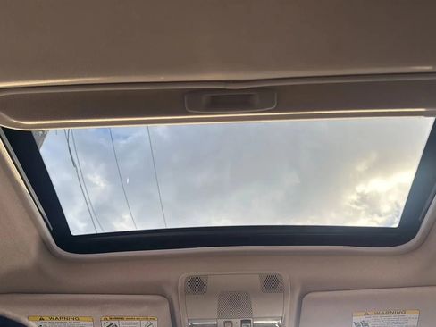 Used 2020 Mitsubishi Outlander AWD image 32