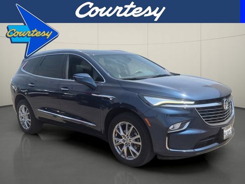 Used 2023 Buick Enclave Essence w/ Experience Buick Package FWD image 1