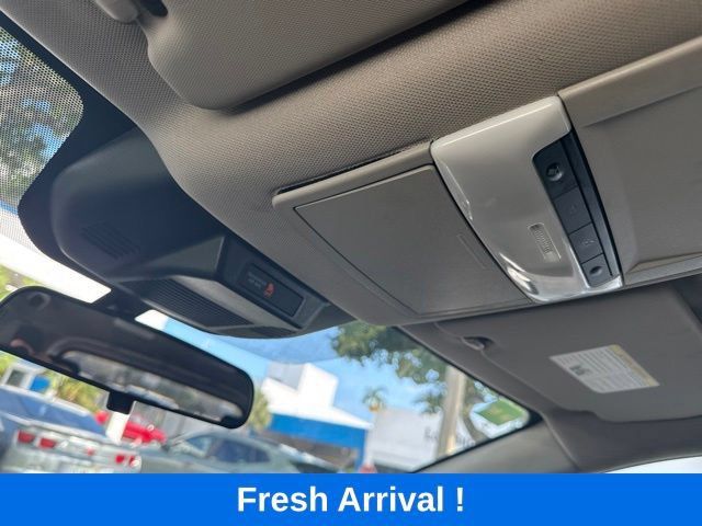 Used 2023 Nissan Rogue S FWD image 10