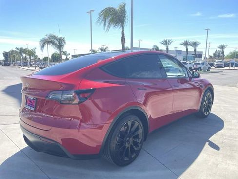 Used 2022 Tesla Model Y Long Range AWD/4WD image 8