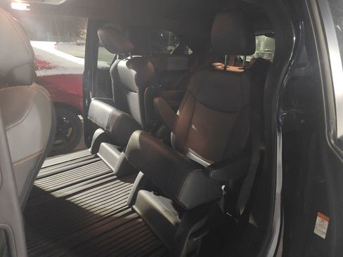 Used 2023 Toyota Sienna XSE image 11