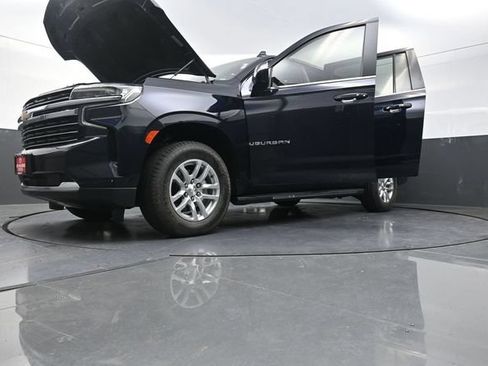 Used 2022 Chevrolet Suburban LT AWD/4WD image 42