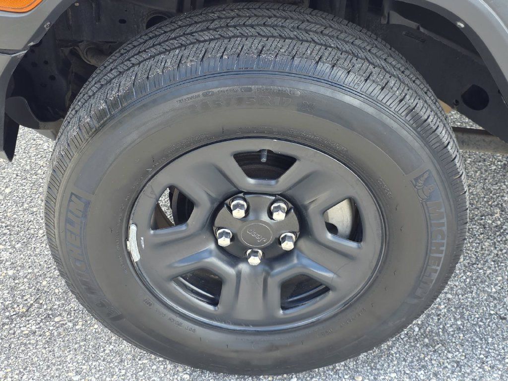 Used 2023 Jeep Wrangler Unlimited Sport AWD/4WD image 32
