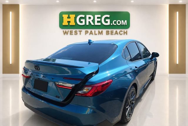 Used 2025 Toyota Camry SE FWD image 6