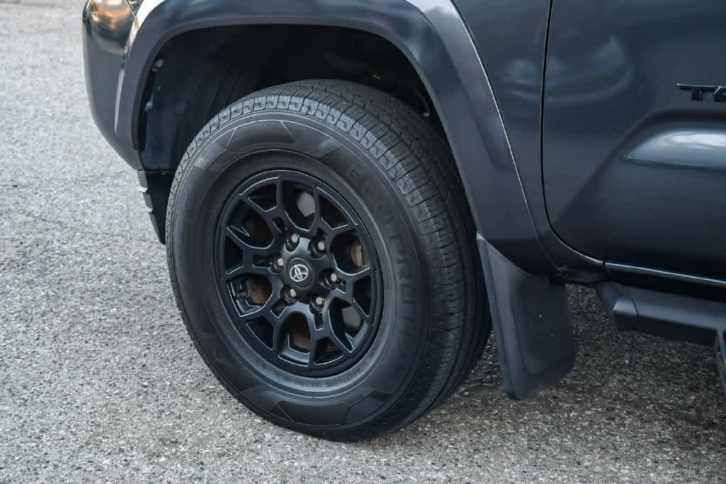 Certified 2022 Toyota Tacoma SR5 RWD image 10
